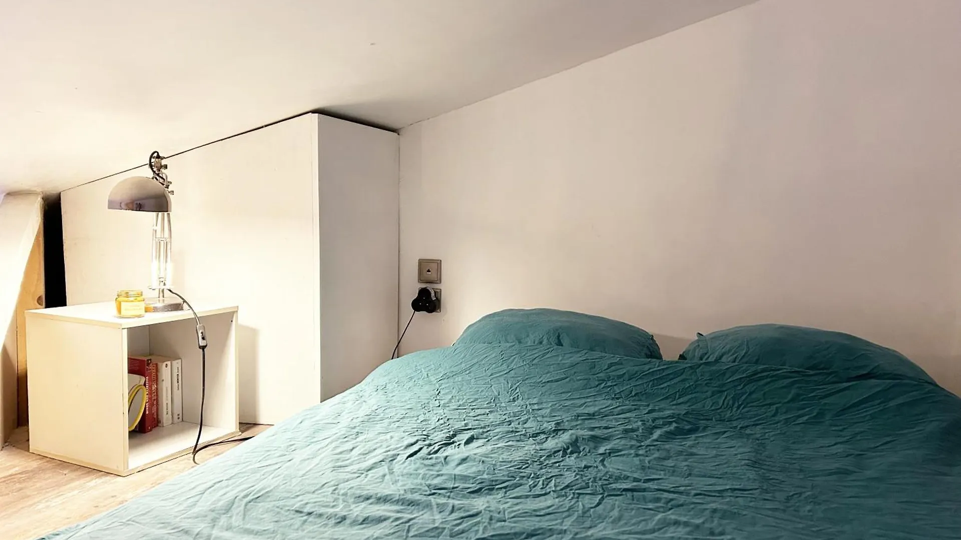 A Montmartre Atelier Architecte Guest house